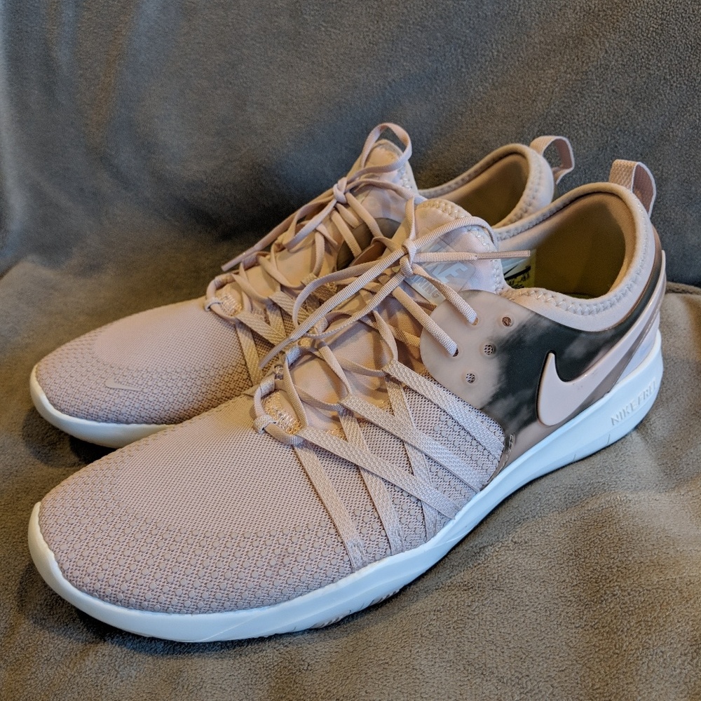 NEW WOMENS PINK NIKE FREE TR 7 AMP SZ 11.5 $100